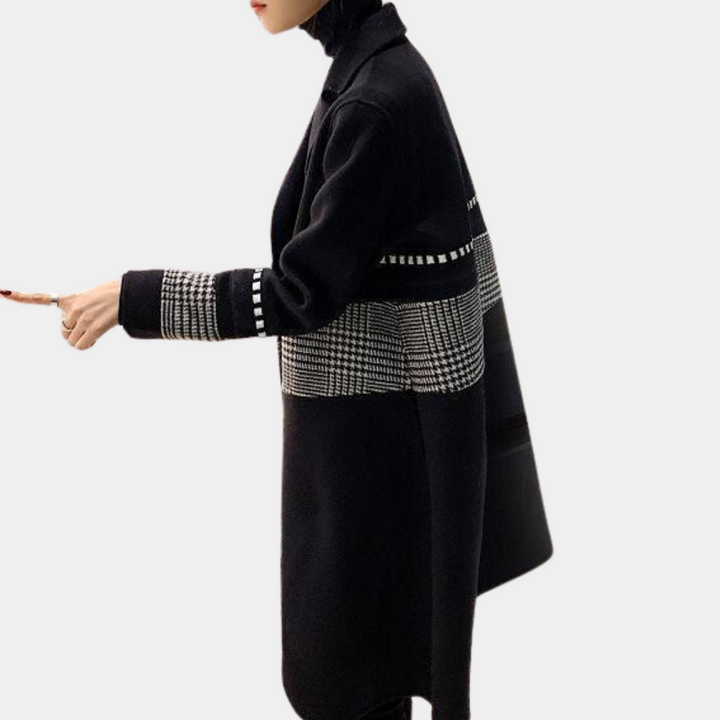 The elegant DEMIRA women's coat - an essential addition to your collection!