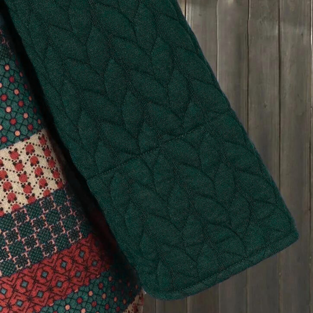ALIKAE - A luxury women's jumper that delights with comfort and cosiness
