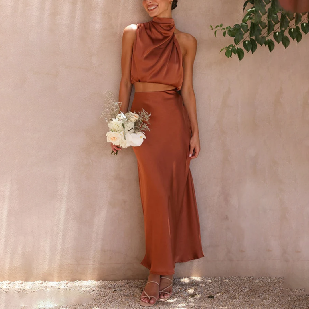 Chic ensemble with GUILLAUME long skirt - the perfect choice for an elegant and timeless style