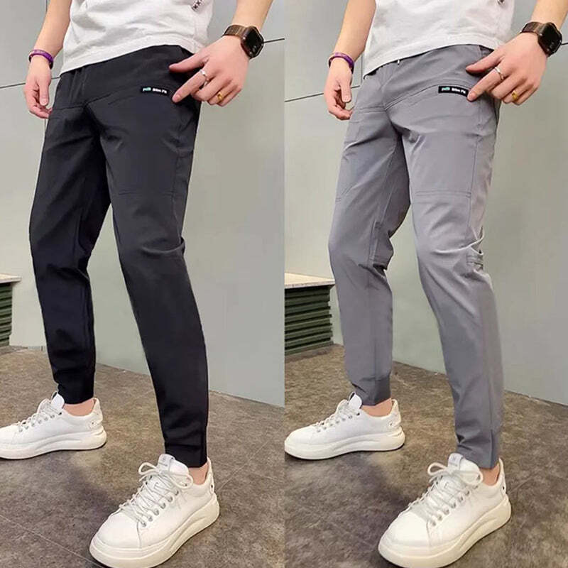 Stylish men's HARRI trousers with multiple pockets that offer the perfect combination of elegance and comfort.