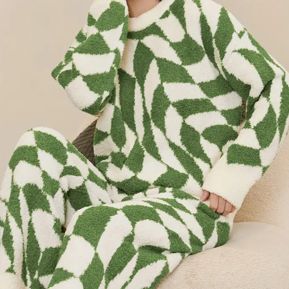 GISELE - Stylish and comfortable women's pyjamas for winter evenings