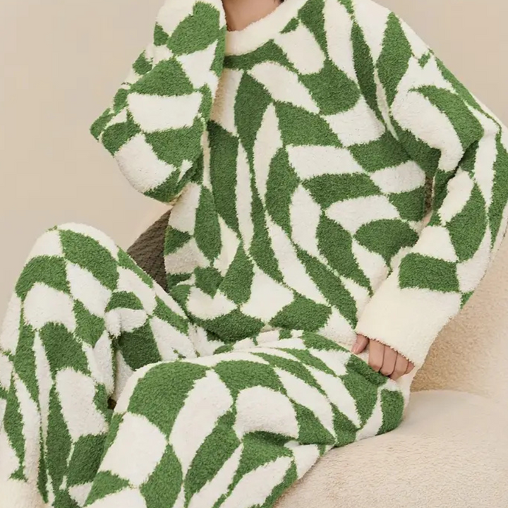 GISELE - Stylish and comfortable women's pyjamas for winter evenings