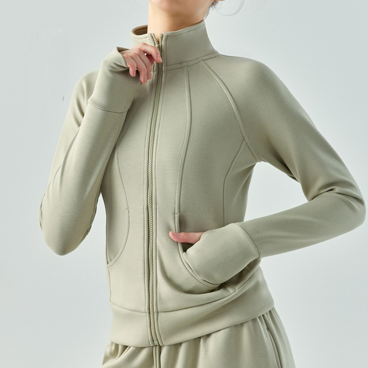 Soraya's stylish and comfortable winter coat for women