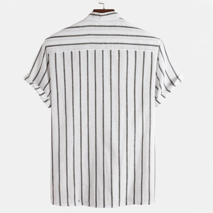 The stylish Johan shirt - the perfect choice for the sophisticated and fashionable!