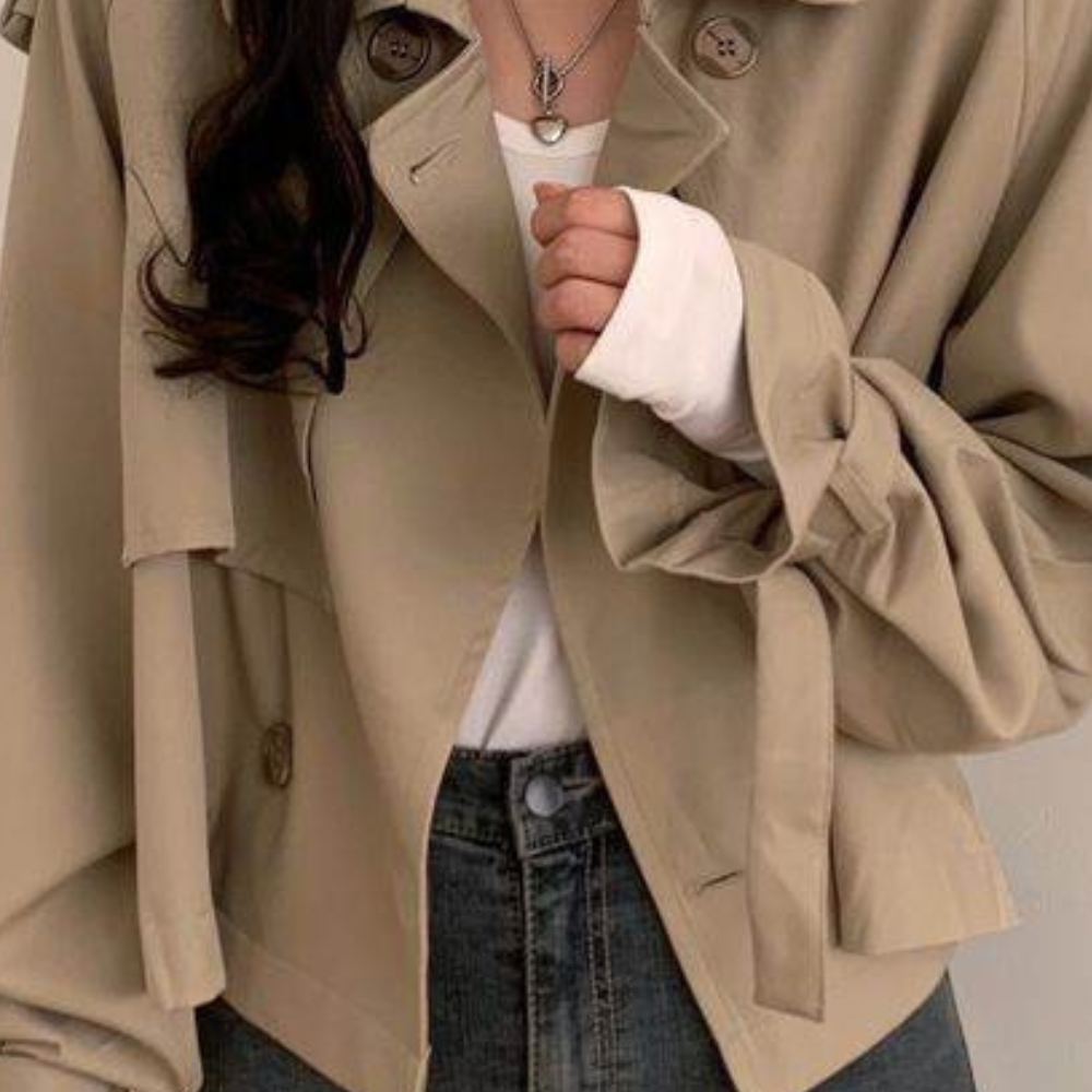 Women's stylish IVY coat: a key addition to your fashionable collection!