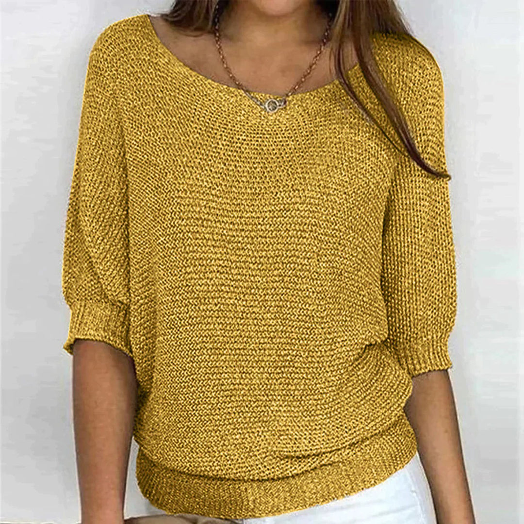 A stylish and comfortable GENEVIEVE blouse: the perfect choice for any occasion!