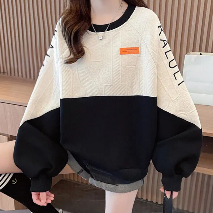 Elegant GISELA women's sweatshirt with a special touch