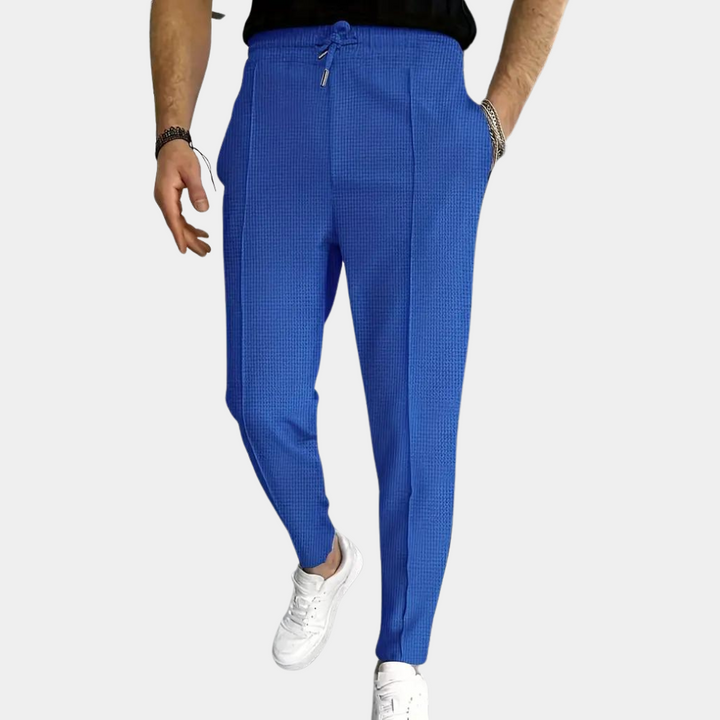 Fashionable men's joggers with adjustable waistband and practical drawstring