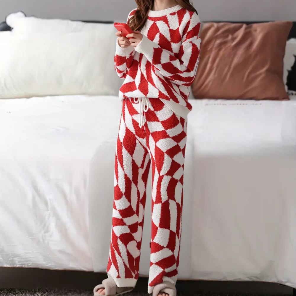 GISELE - Stylish and comfortable women's pyjamas for winter evenings