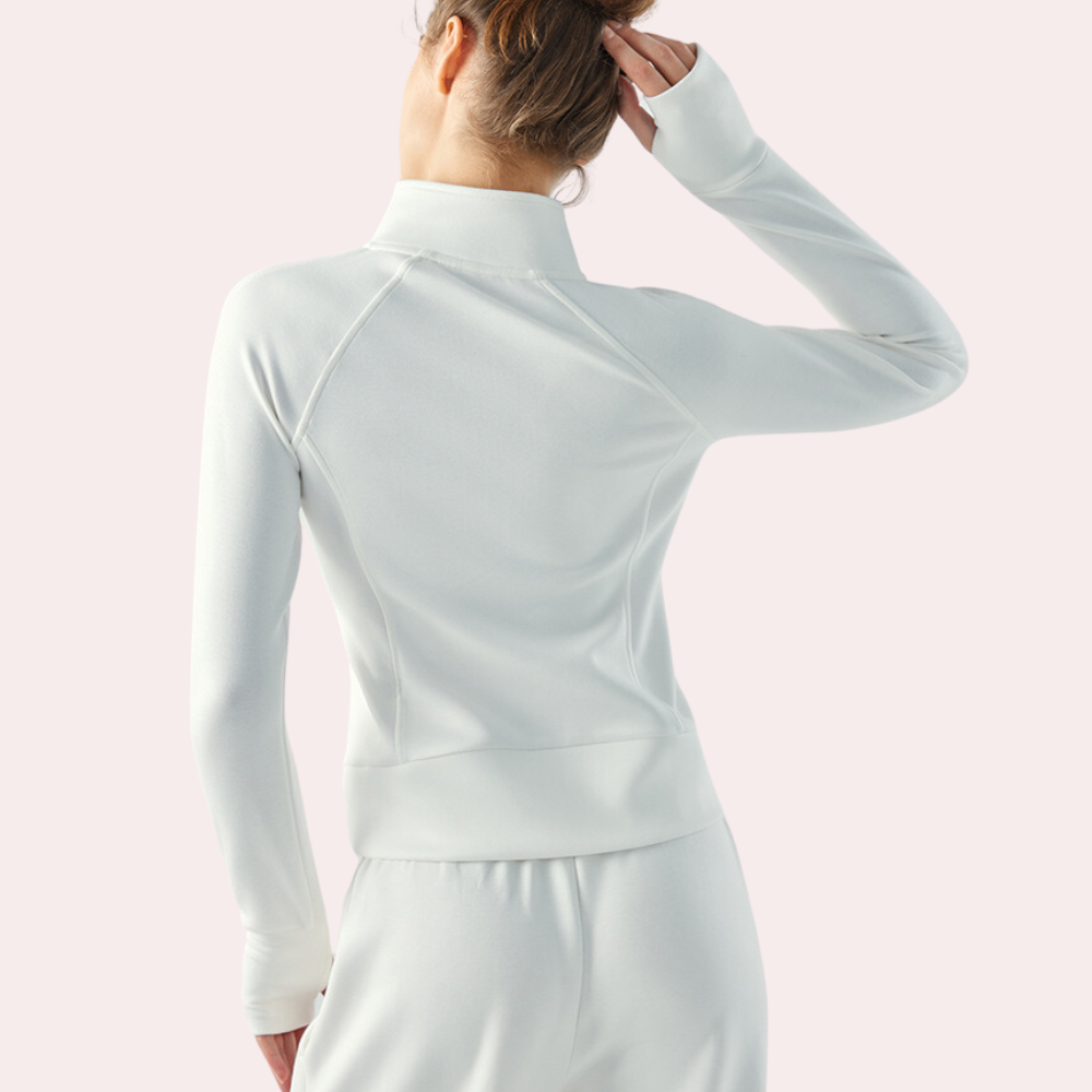 Soraya's stylish and comfortable winter coat for women