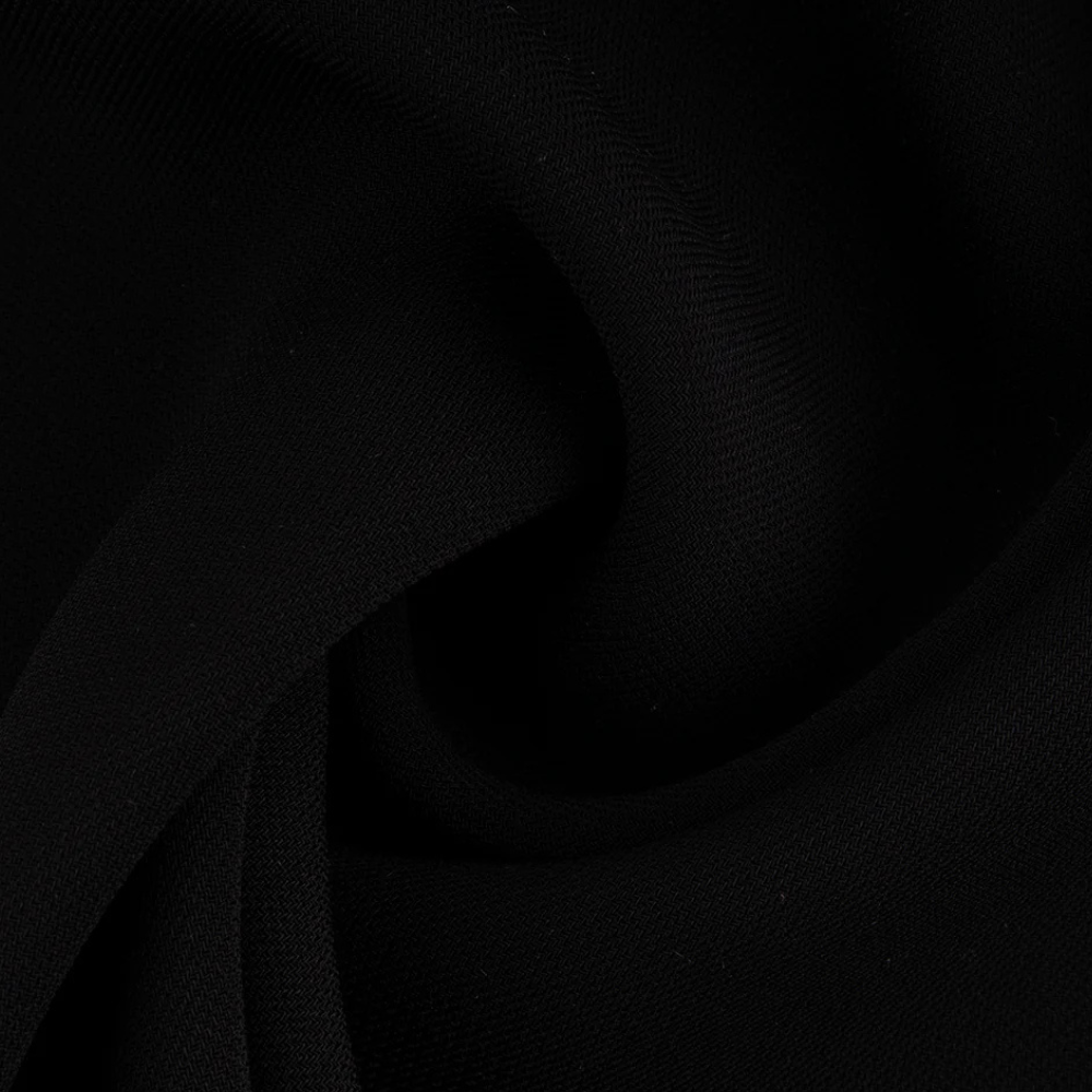 EDNA sweatshirt with frilled shoulders - a combination of comfort and modern feminine elegance!