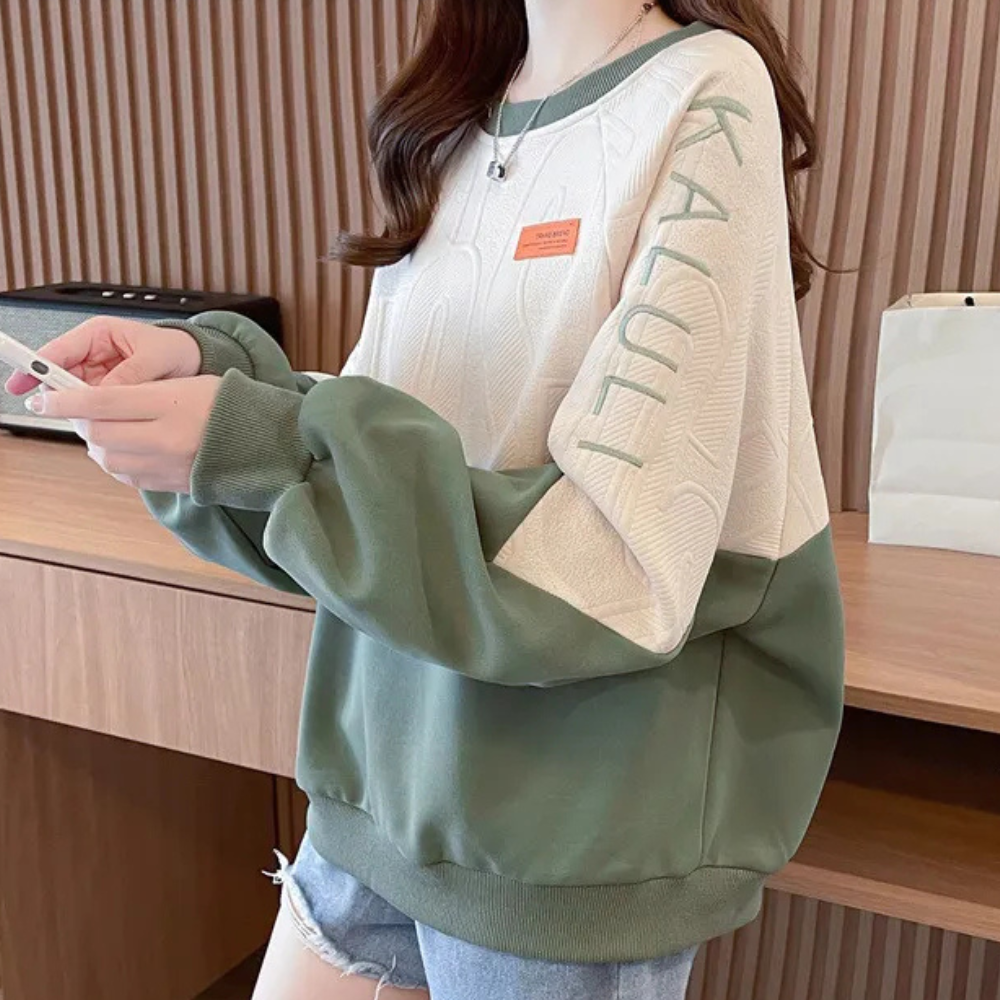 Elegant GISELA women's sweatshirt with a special touch