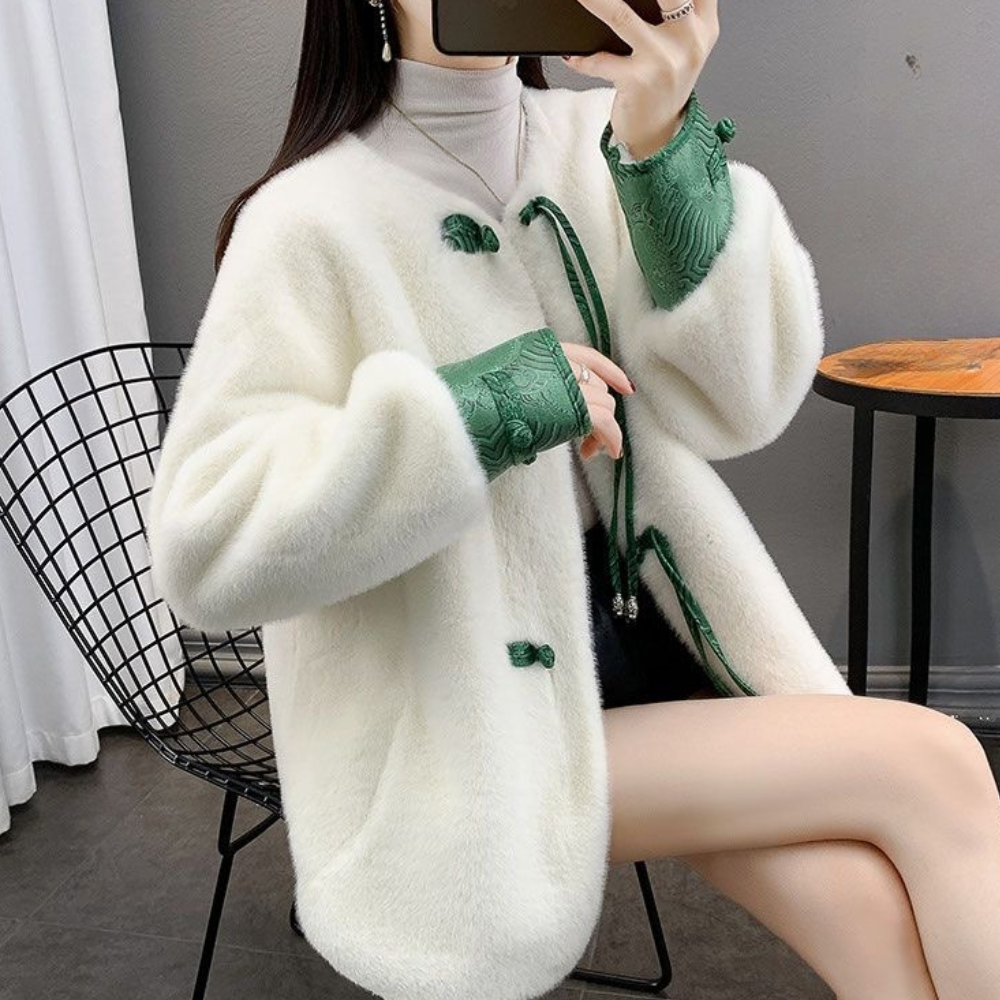 Stylish winter coat for women - perfect elegance and sophistication for any occasion