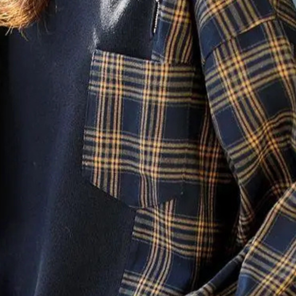 Elegant women's jumper in fashionable check AMELY