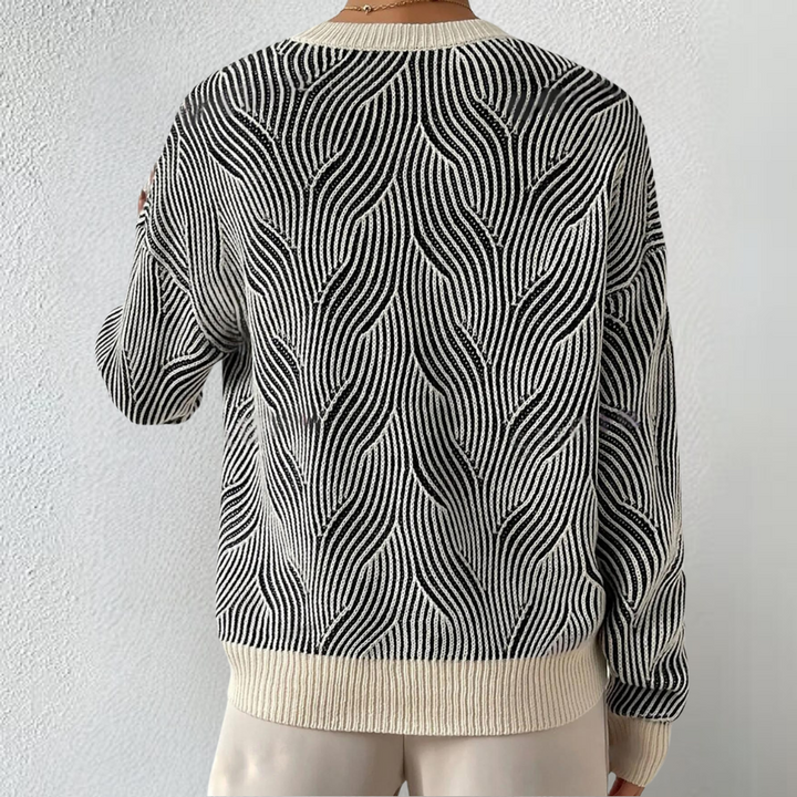 Elegant DEBORAH women's jumper - add a stylish touch to your wardrobe!