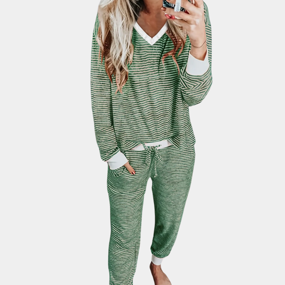 Exclusive ALUNA women's pyjamas - perfect for comfortable nights in