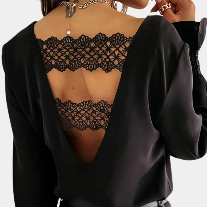 SARA Blouse: Combining Feminine Elegance and Unmatched Comfort