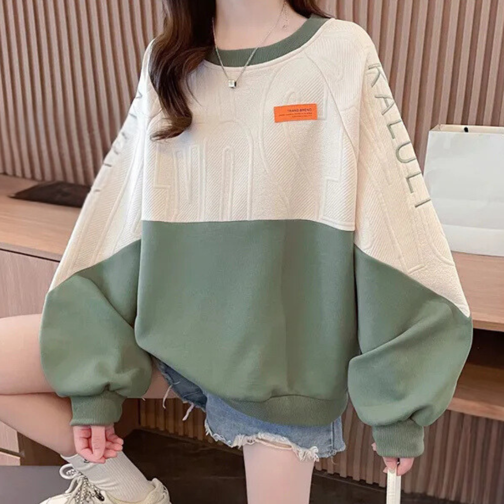 Elegant GISELA women's sweatshirt with a special touch