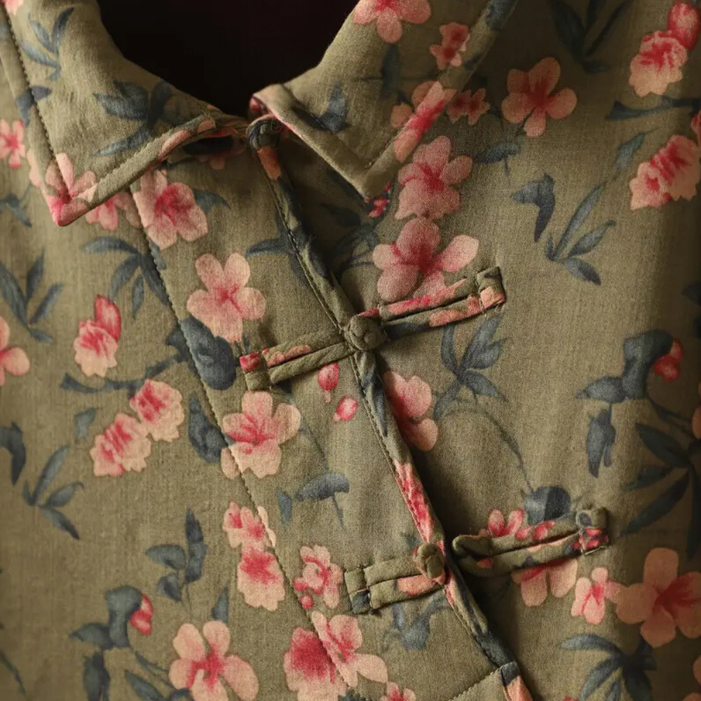 Luxurious Kianna women's blouse with elegant floral pattern
