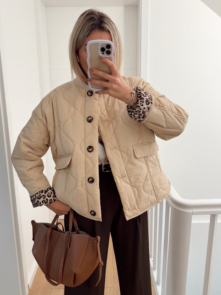 Stylish Noémie™ jacket with fashionable panther lining