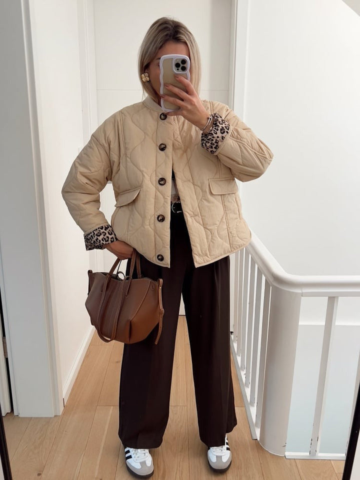 Stylish Noémie™ jacket with fashionable panther lining