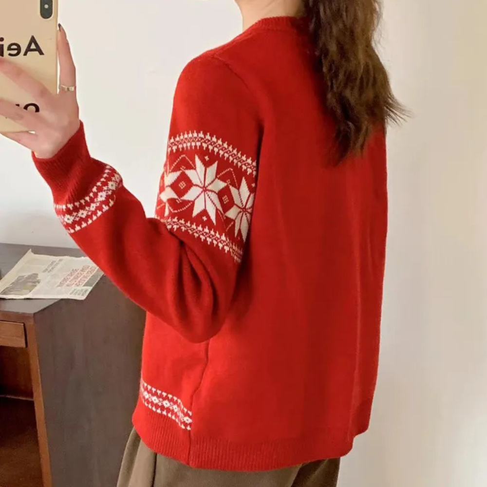 Warm and stylish ELYSE women's cardigan - the perfect choice for the festive season!