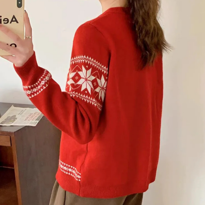 Warm and stylish ELYSE women's cardigan - the perfect choice for the festive season!