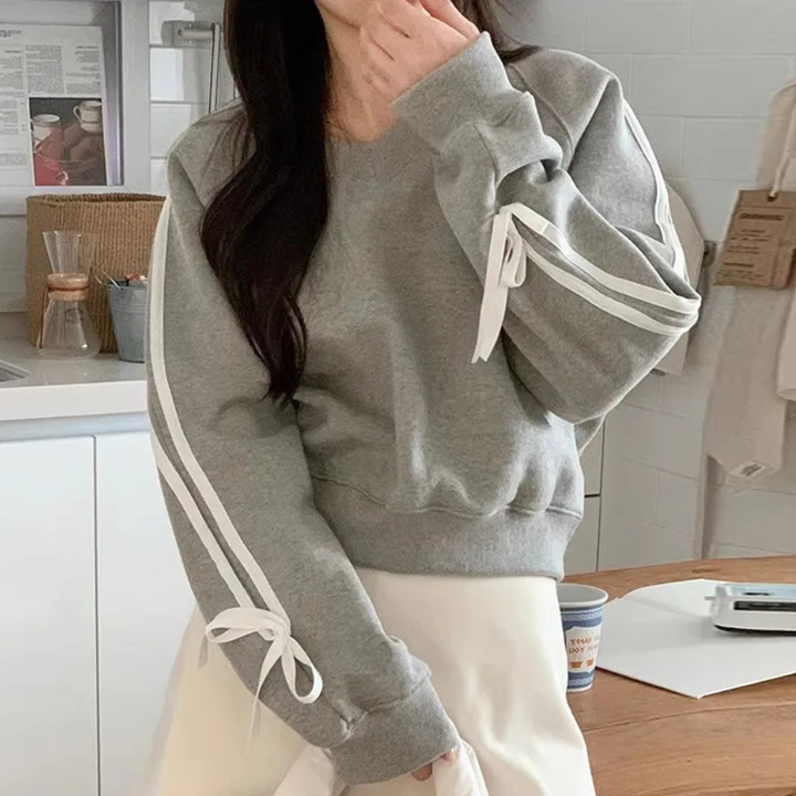 OLIVA - Elegant and comfortable sweatshirt for women